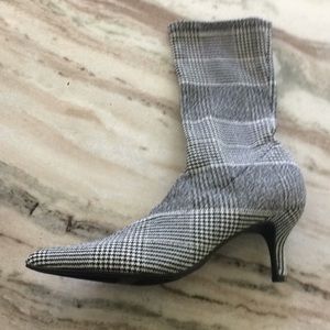 a new day Woman’s Kitten Heel Plaid Boots 7